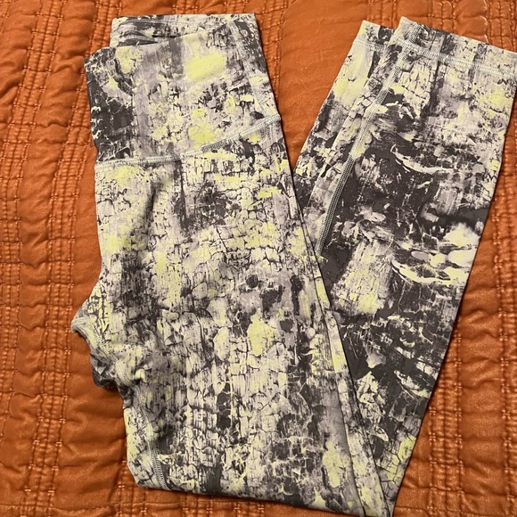 Lululemon leggings 25” - Picture 2 of 3